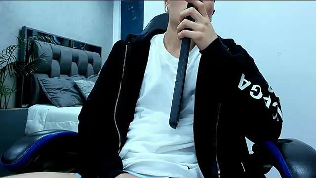 roan birkin online show from December 5, 9:22 pm