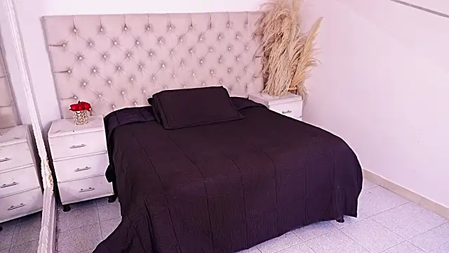 JhoanLeandro online show from June 15, 6:38 am
