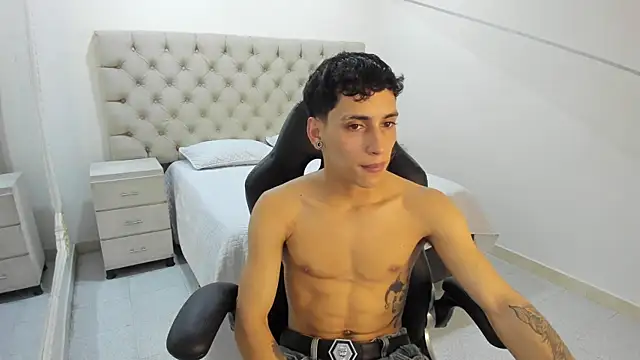 JhoanLeandro online show from November 12, 4:51 am