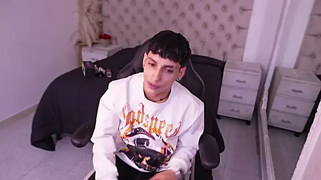 JhoanLeandro online show from March 25, 6:50 am