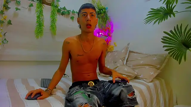 LittleFiree online show from November 22, 2:16 pm