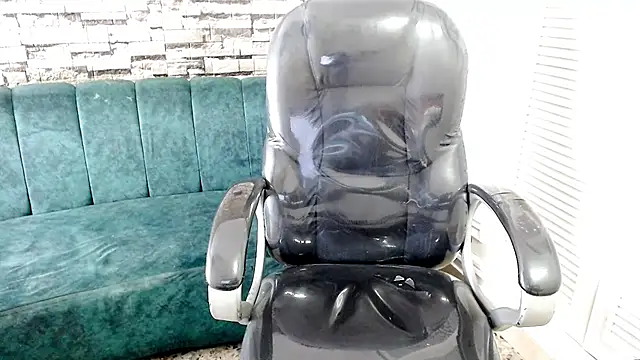 LittleFiree online show from February 25, 5:19 am