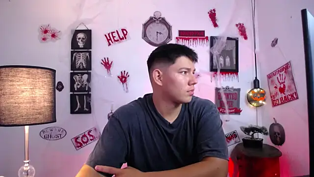 JamesCr  online show from October 27, 12:18 pm