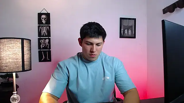 JamesCr  online show from October 21, 2:14 am