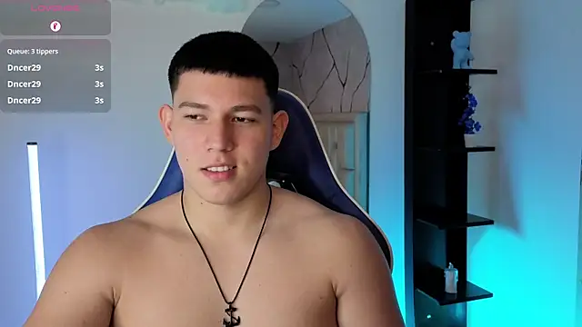 JamesCr  online show from June 3, 2:33 pm