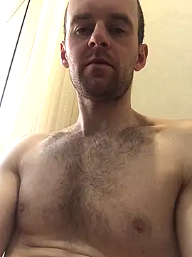 LynnAhNight online show from November 22, 6:02 am