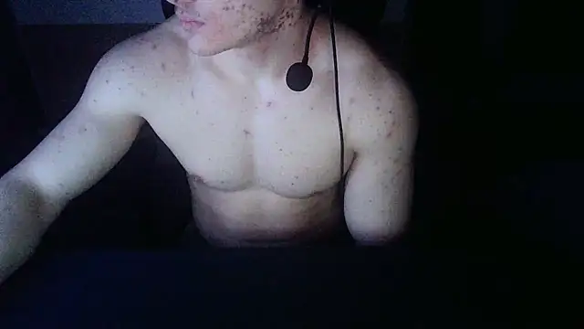 kissspls online show from March 8, 8:13 pm