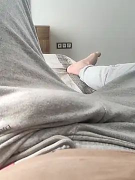 legolasleo online show from November 1, 5:00 am