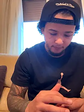 yeiyei oficial online show from October 16, 5:10 pm