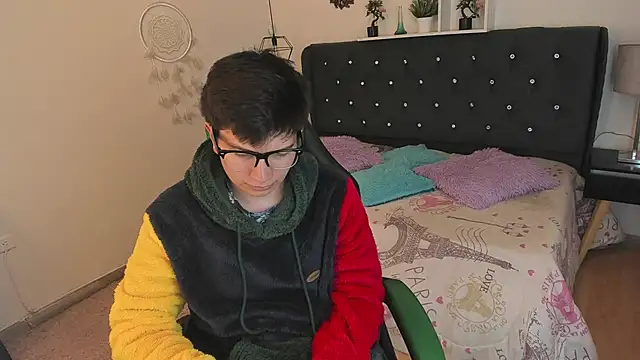 Golden-Boyy online show from October 3, 3:55 am