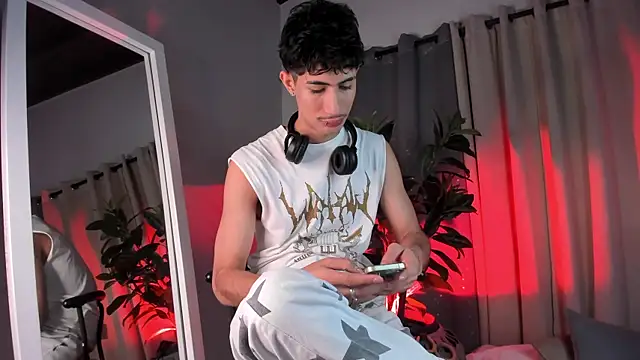 NovaaWheler online show from October 13, 8:26 pm