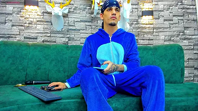 Dirty Kingg online show from November 15, 9:17 pm