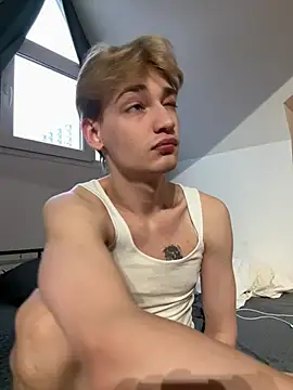 Julian wins online show from March 21, 11:55 am