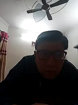 innocentboy1987 online show from March 4, 4:49 am