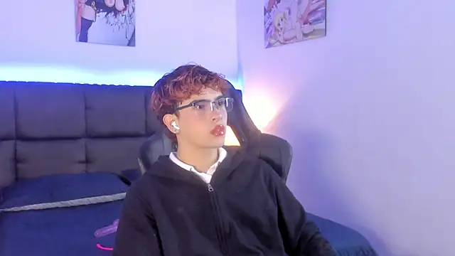 Aiiden 15 online show from October 14, 12:12 pm