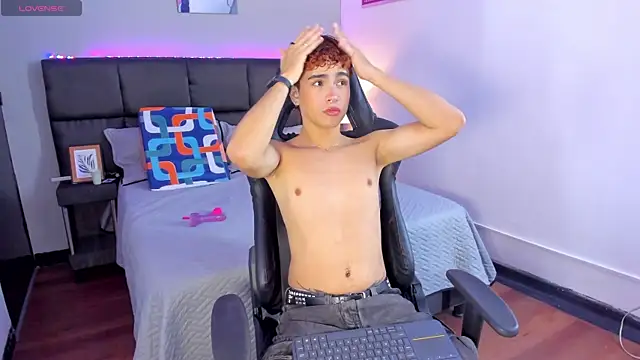 Aiiden 15 online show from December 16, 12:56 pm