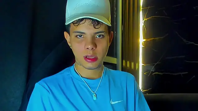 Alessandro 1610 online show from April 19, 4:01 am