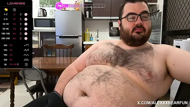 Snapshot of alexxxbear chatting on September 17, 8:43 pm alexxxbear online show from September 17, 8:43 pm