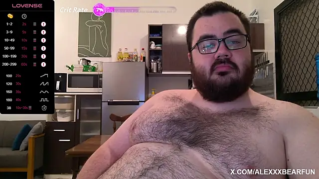 Snapshot of alexxxbear chatting on October 10, 11:19 pm alexxxbear online show from October 10, 11:19 pm
