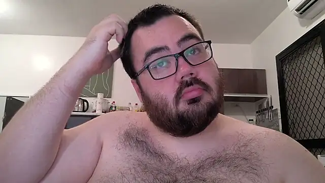 Snapshot of alexxxbear chatting on February 16, 2:11 am alexxxbear online show from February 16, 2:11 am