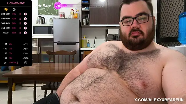 Snapshot of alexxxbear chatting on September 18, 10:34 pm alexxxbear online show from September 18, 10:34 pm