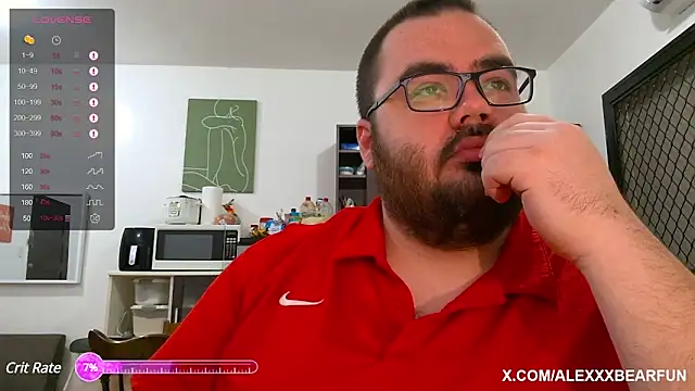 Snapshot of alexxxbear chatting on March 23, 1:09 am alexxxbear online show from March 23, 1:09 am