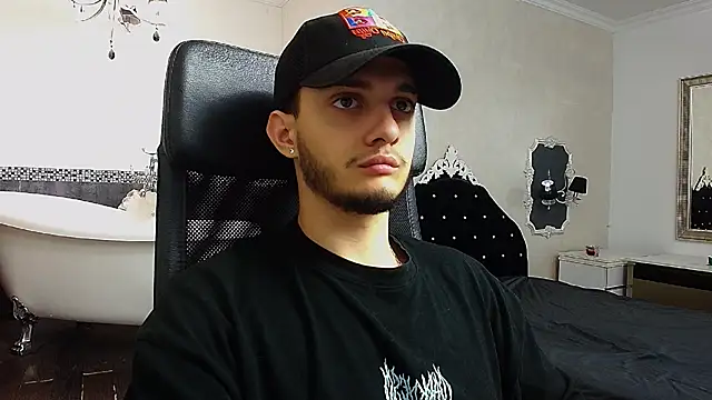 OscarGriffin online show from October 7, 11:36 am