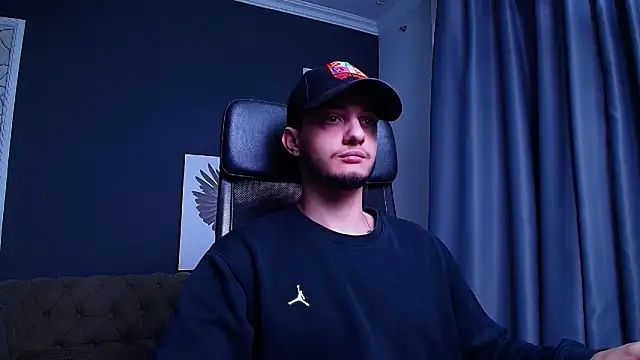 OscarGriffin online show from October 6, 11:26 am