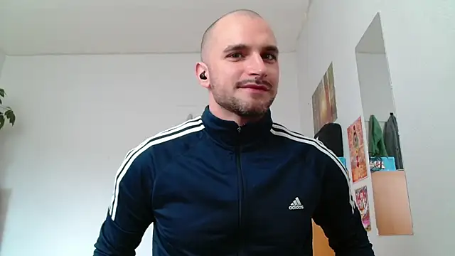OskarBreno online show from May 18, 2:12 pm