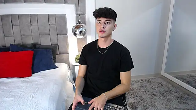 DrakeCollinss online show from February 18, 7:43 pm