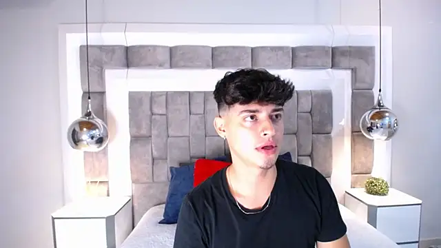 DrakeCollinss online show from February 13, 7:42 pm