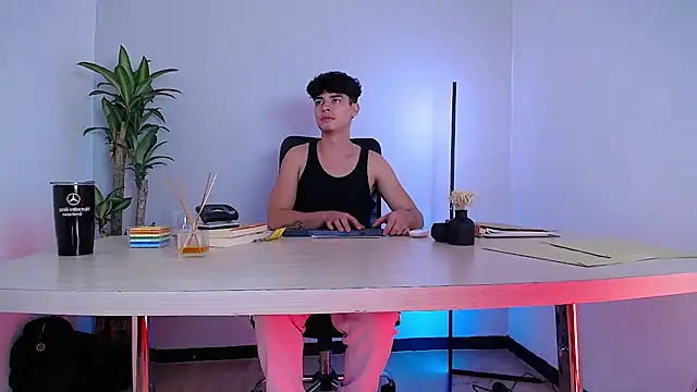 DrakeCollinss online show from March 3, 9:34 pm