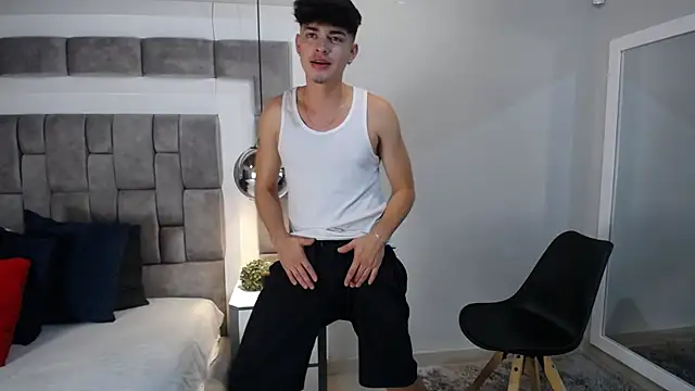 DrakeCollinss online show from February 17, 7:42 pm