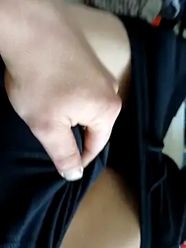 flo000031 online show from March 10, 12:49 pm