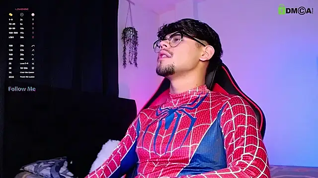 isaac-saenz online show from October 26, 10:12 pm