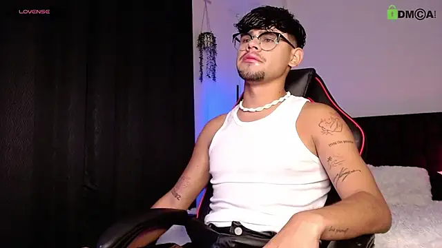 isaac-saenz online show from September 9, 9:57 pm