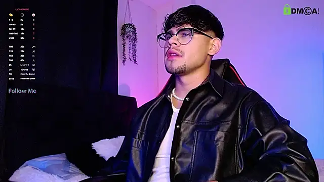 isaac-saenz online show from October 15, 11:34 pm