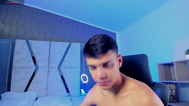 JacobRoberts1 online show from October 8, 8:46 pm