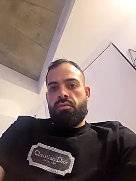 guccititi online show from October 22, 10:08 am