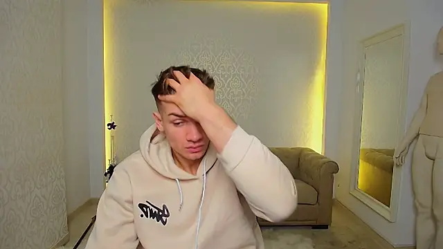 MaxKaiden online show from November 9, 5:33 am