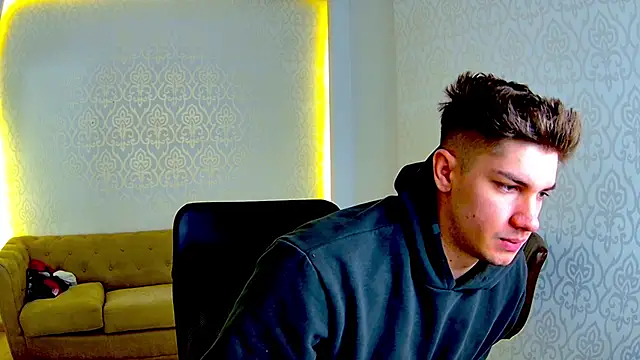 MaxKaiden online show from February 20, 6:10 am