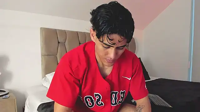 Taylercross online show from March 6, 6:05 pm