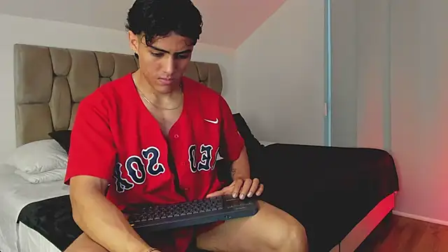 Taylercross online show from March 2, 6:13 pm