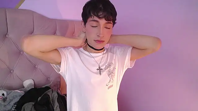 Damiian21  online show from March 12, 1:40 pm