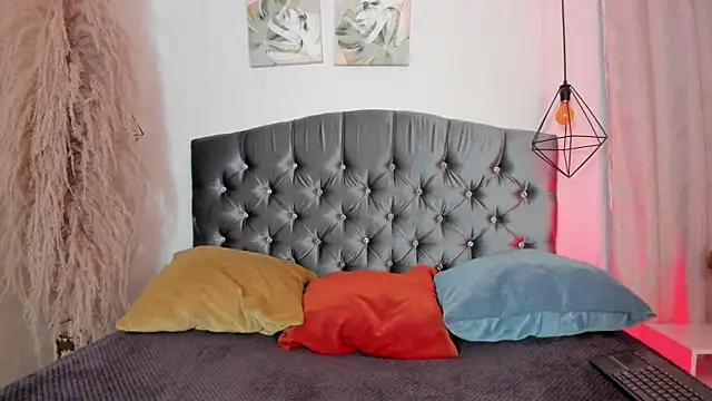 iiangel  online show from October 24, 4:03 am