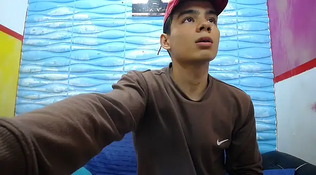 seigfried0 online show from March 5, 7:06 pm