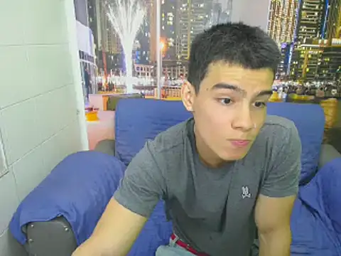 seigfried0 online show from February 18, 6:39 pm