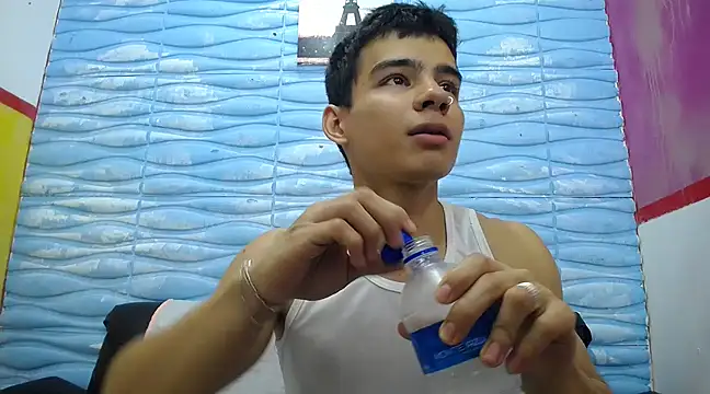 seigfried0 online show from March 13, 7:06 pm