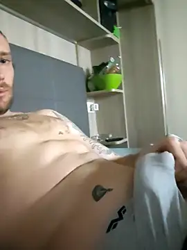 Snapshot of Lorenzz95 chatting on February 18, 9:31 pm Lorenzz95 online show from February 18, 9:31 pm