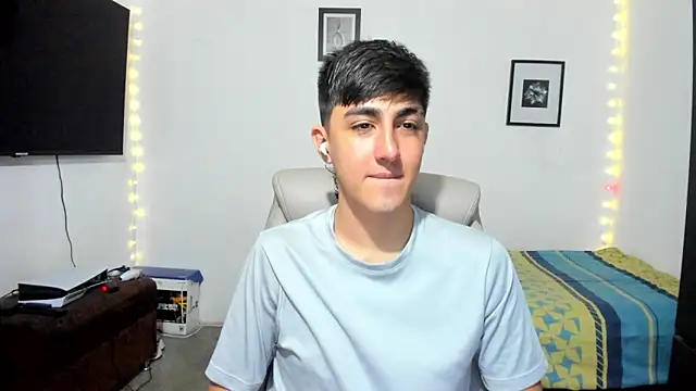 Snapshot of babymaik chatting on September 15, 10:33 pm babymaik online show from September 15, 10:33 pm